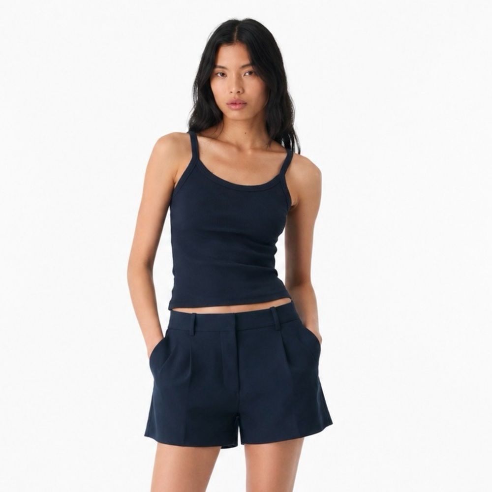NWOT Aritzia Effortless Shorts - Mini Crepette | Size 2